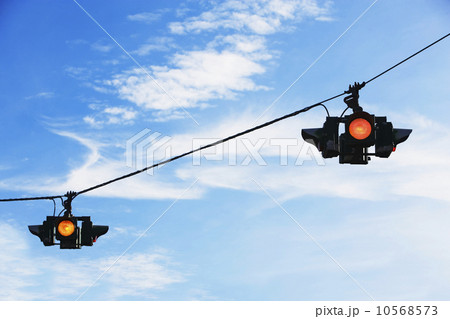 Close up of traffic light 10568573