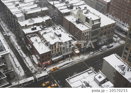 Urban rooftops in winter Urban rooftops in winter 10570255