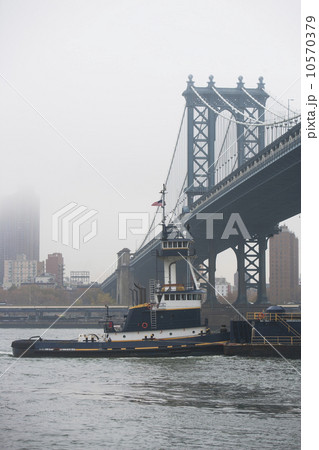 Brooklyn Bridge 10570379