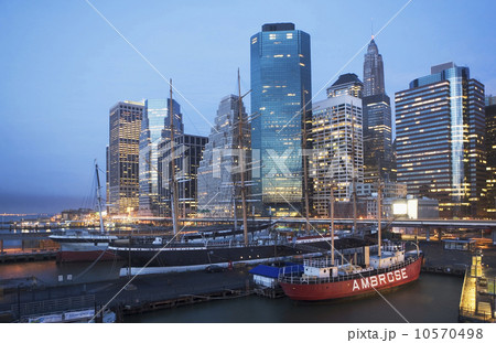 USA, New York State, New York City, seaport museum with skyscrapers in background 10570498