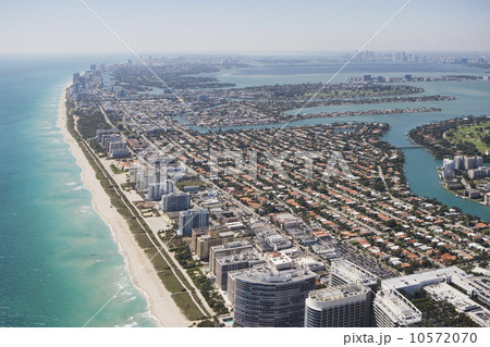 USA, Florida, Miami cityscape as seen from air USA, Florida, Miami cityscape as seen from air 10572070