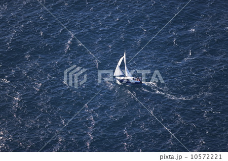 Sailboat 10572221