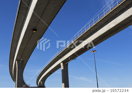A city overpass 10572234