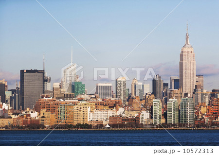 Cityscape 10572313