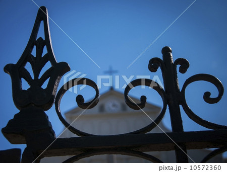 Close up of iron fence 10572360