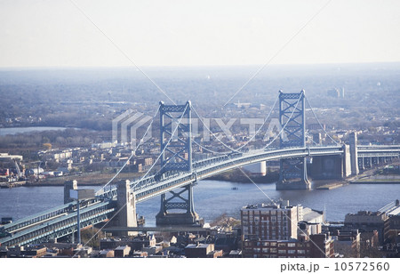 USA, Pennsylvania, Philadelphia, cityscape with Ben Franklin Bridge USA, Pennsylvania, Philadelphia, cityscape with Ben Franklin Bridge 10572560
