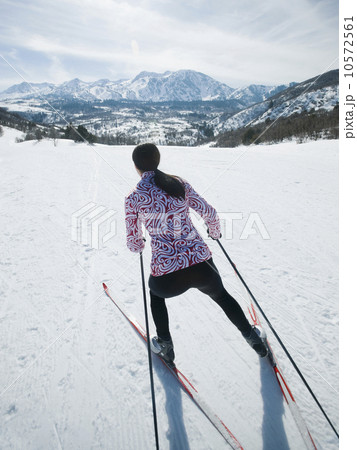 Woman cross country skiing 10572561