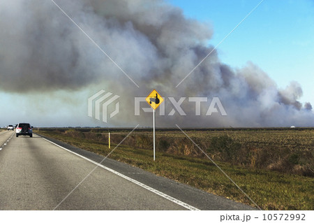 Smoke over road Smoke over road 10572992