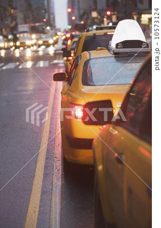 USA, New York state, New York city, taxi cars in traffic jam 10573124