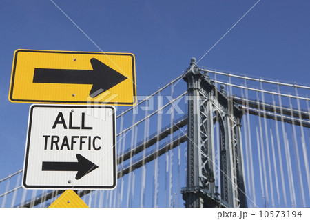 USA, New York State, New York City, Road Signs on Brooklyn Bridge 10573194