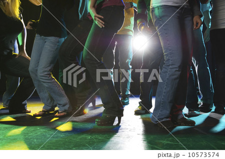 Young people at dance club 10573574