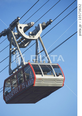 USA, New York City, Low angle view of Roosevelt Island Tram gondola 10573632