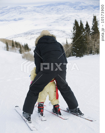 Mother and child skiing Mother and child skiing 10573900