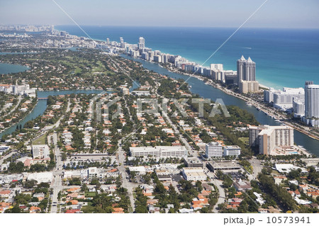 USA, Florida, Miami cityscape as seen from air 10573941
