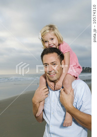 Shoulder ride 10574310