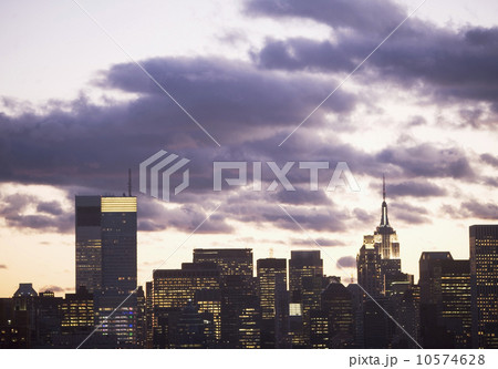 USA, New York, New York City, Manhattan, Skyline at dusk USA, New York, New York City, Manhattan, Skyline at dusk 10574628