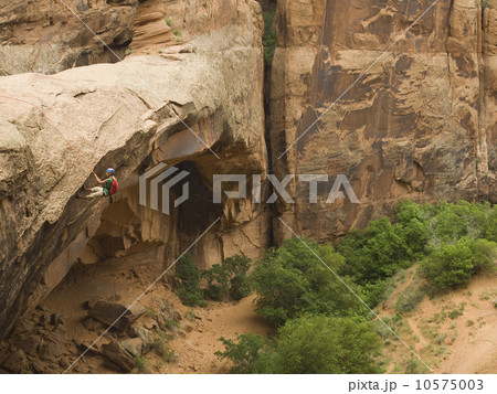 Person canyon rappelling Person canyon rappelling 10575003