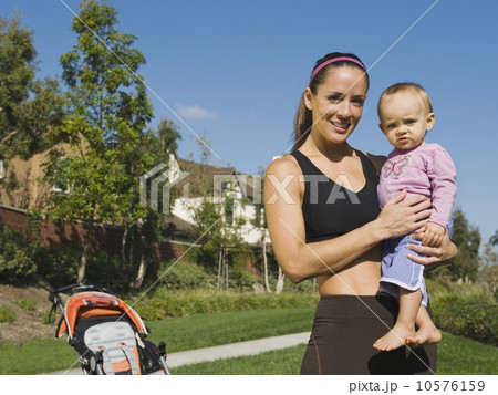 Woman and baby 10576159