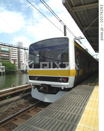 中央・総武緩行線 E231系　市ヶ谷駅 10576263