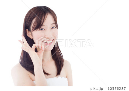 OKのジェスチャーをする女性 10576287