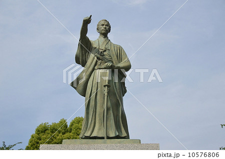 勝海舟の銅像（墨田区役所・うるおい広場／東京都墨田区吾妻橋1-23-20