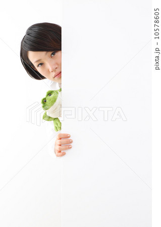 カエルと女性 10578605