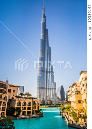 View on Burj Khalifa, Dubai, UAE, at night View on Burj Khalifa, Dubai, UAE, at night 10580142