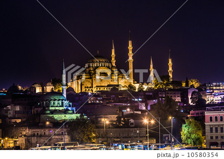 Night view on the restaurants at the end of the Galata bridge, S 10580354