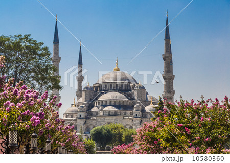 The Blue Mosque, (Sultanahmet Camii), Istanbul, Turkey The Blue Mosque, (Sultanahmet Camii), Istanbul, Turkey 10580360