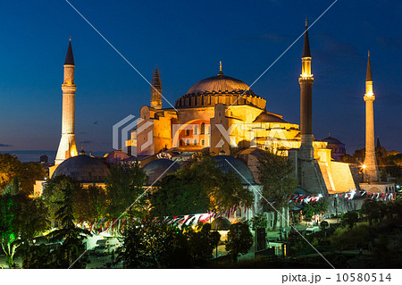Hagia Sophia in Istanbul Turkey at night Hagia Sophia in Istanbul Turkey at night 10580514