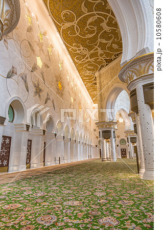 Abu Dhabi Sheikh Zayed Grand Mosque, beautiful interior 10580608