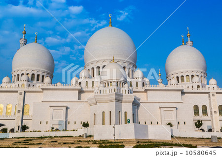 Sheikh Zayed Grand Mosque in Abu Dhabi, the capital city of Unit 10580645