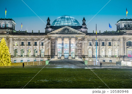 Reichstag building in Berlin 10580946
