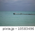 海　ボート　沖縄　宮古島 10583496
