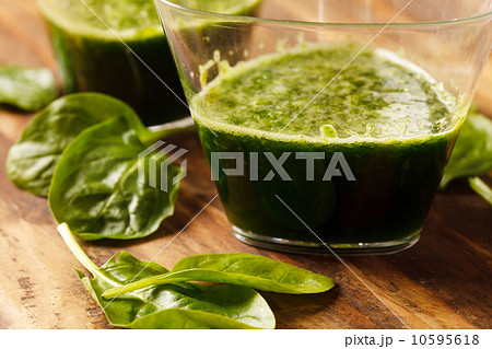 green smoothie 10595618