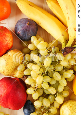 fresh fruits 10596152