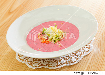 cold beetroot soup 10596755