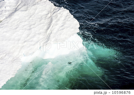 Iceberg in cold see of Antarctica - Sea ice on Antarctica Iceberg in cold see of Antarctica - Sea ice on Antarctica 10596876