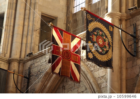 ロンドン サザーク大聖堂 旗の写真素材