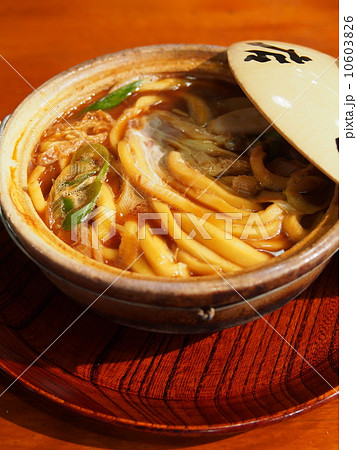 名古屋名物 「味噌煮込みうどん」 10603826