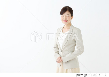 シニア女性 10604825