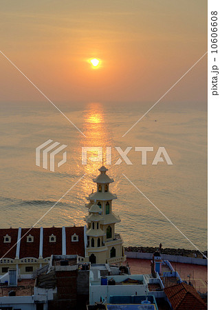 Sunrise on sea. Southernmost point of India. Comorin or Kanyakumari, Tamilnadu, India 10606608