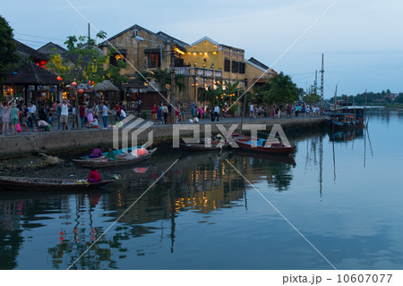 ベトナム、ホイアン　世界遺産　トゥボン川　 10607077