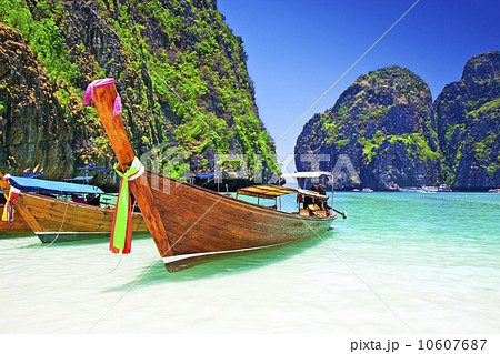 Traditional wooden boat at Phi Phi island Traditional wooden boat at Phi Phi island 10607687