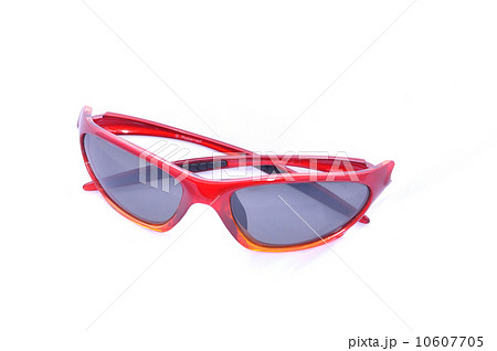 Red sport sunglasses, polarized, isolated Red sport sunglasses, polarized, isolated 10607705