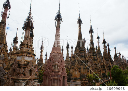 ミャンマーの秘境　カックー遺跡の鈴の音色 10609048