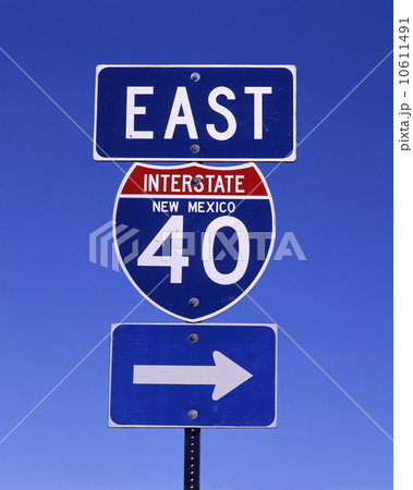 道路標識 10611491