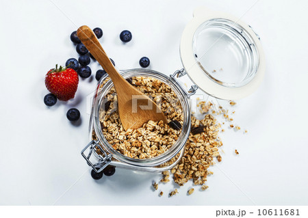 Healthy breakfast - muesli and berries 10611681