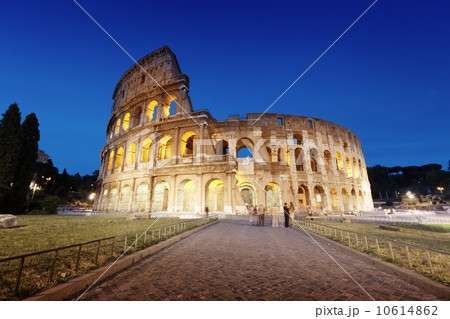 The Colosseum at night, Rome, Italy 10614862