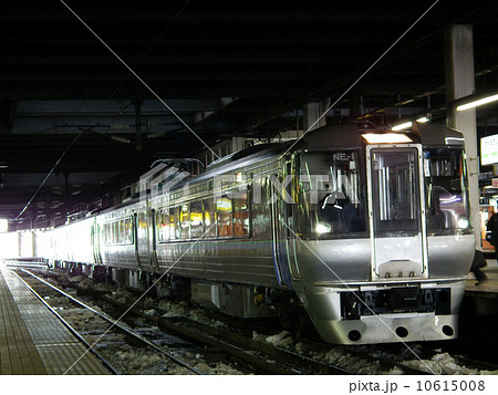 特急スーパーカムイ 785系 札幌駅 特急スーパーカムイ 785系 札幌駅 10615008